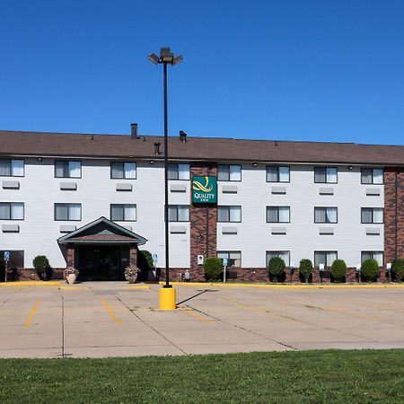 Quality Inn & Suites Bloomington I-55 And I-74 Dış mekan fotoğraf