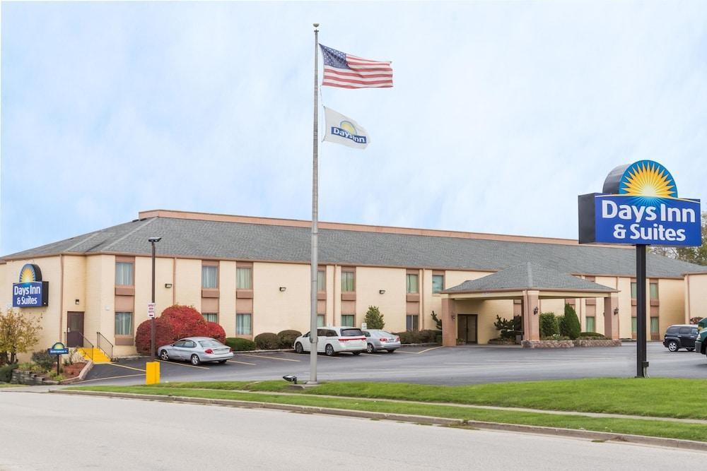 Quality Inn & Suites Bloomington I-55 And I-74 Dış mekan fotoğraf